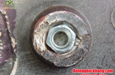 Cách Tháo Ốc Vít Khi Bị Toét Đầu Nhanh Chóng